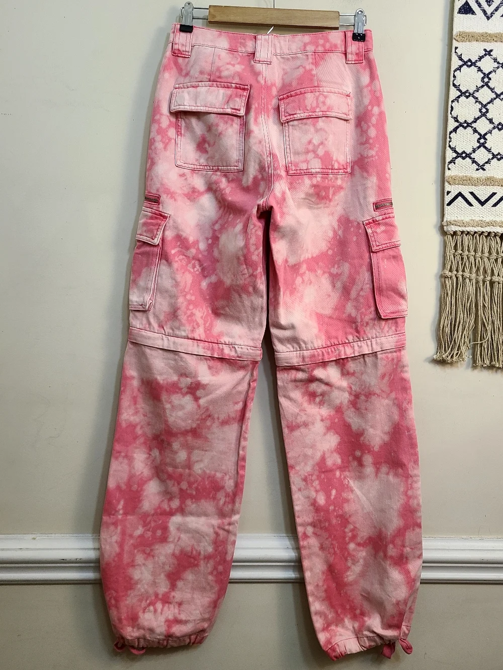 GUESS × Banksy Malia Cargo Pants with Tie-Dye Effect In Pink Size 27 - Picture 7 of 9